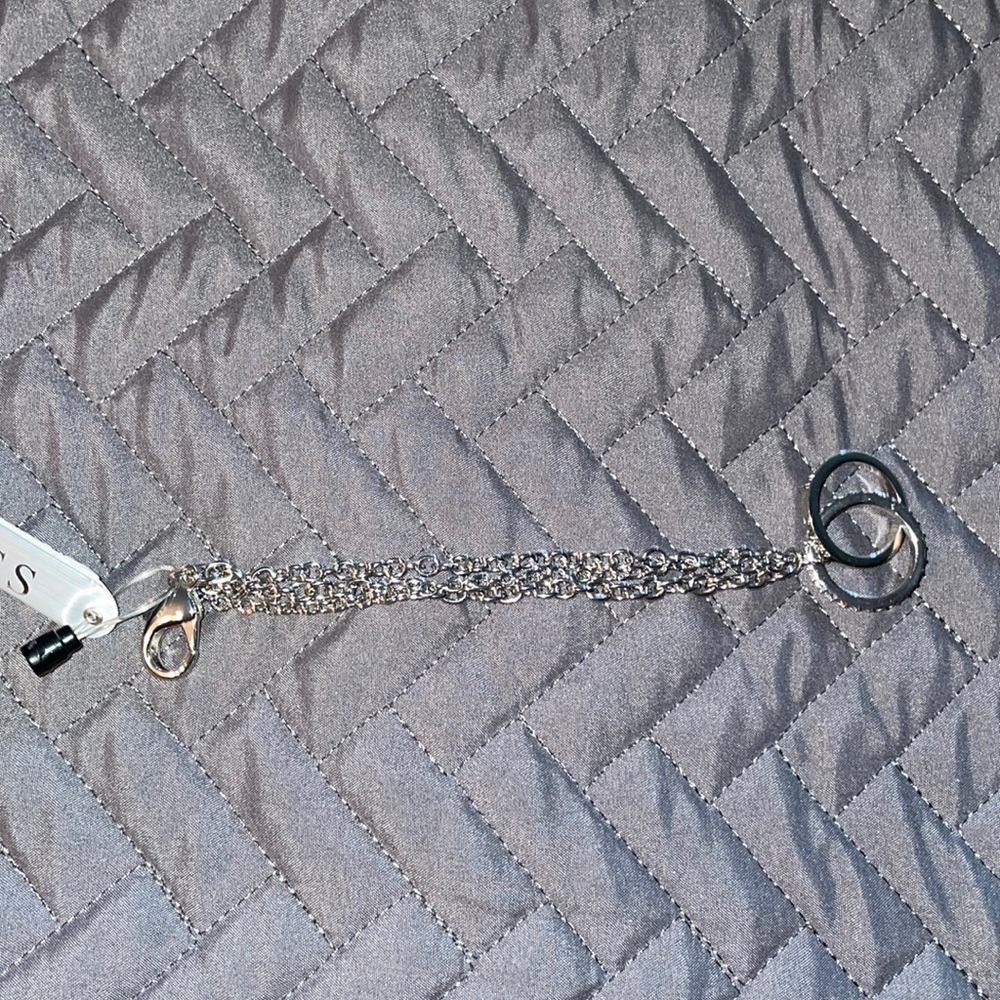 NWT Guess 3 Chain Silvertone Bracelet 7.5”